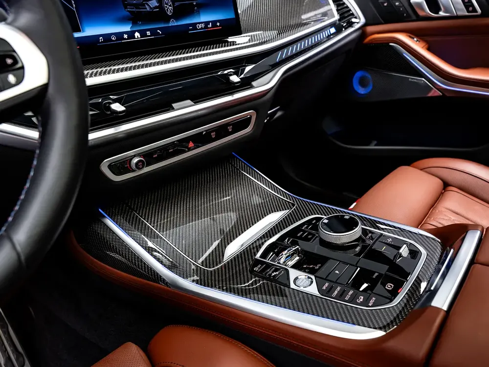 BUY NOW, PAY 2027 | THE BLACKLINE STANDARD | BMW Warranty + Service Contract, GCC, LOW KMs - Image 14