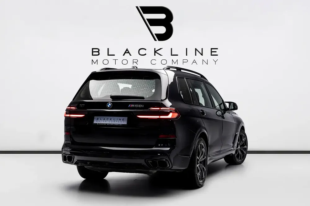 BUY NOW, PAY 2027 | THE BLACKLINE STANDARD | BMW Warranty + Service Contract, GCC, LOW KMs - Image 4