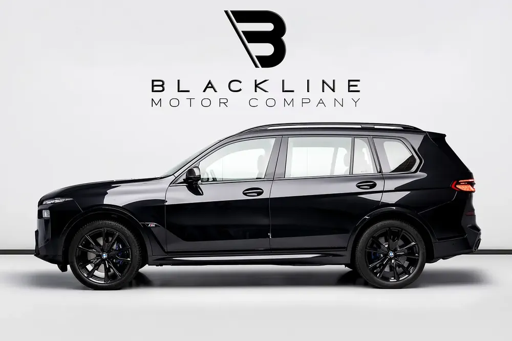 BUY NOW, PAY 2027 | THE BLACKLINE STANDARD | BMW Warranty + Service Contract, GCC, LOW KMs - Image 5