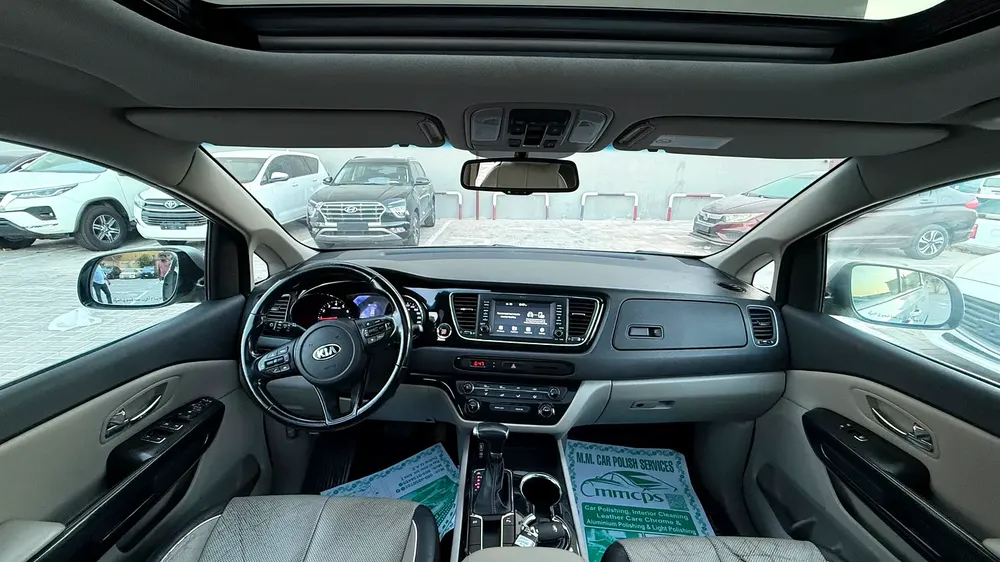 2020 Kia Carnival SX - GCC Specs - Family Van - Image 6