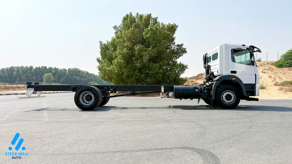2024 Fuso FJ 12 Ton 6.4L RWD Diesel Bare Chassis Truck  | White - Image 4
