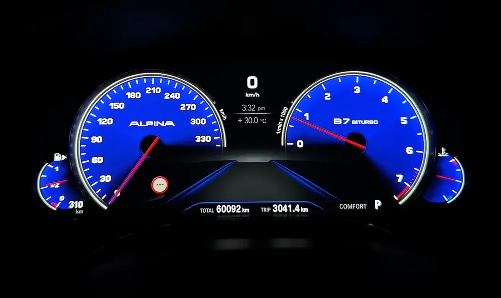 BMW Alpina 750Li xDrive  B7-Biturbo | GCC Specs | Original paint | Well Maintained - Image 14