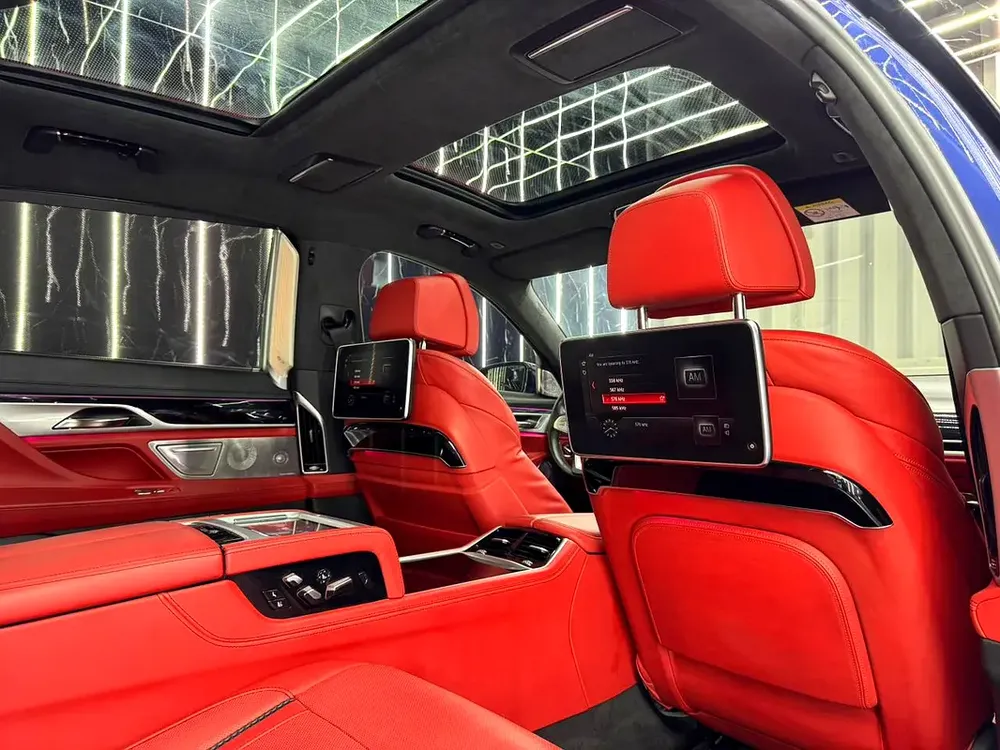 BMW Alpina 750Li xDrive  B7-Biturbo | GCC Specs | Original paint | Well Maintained - Image 18