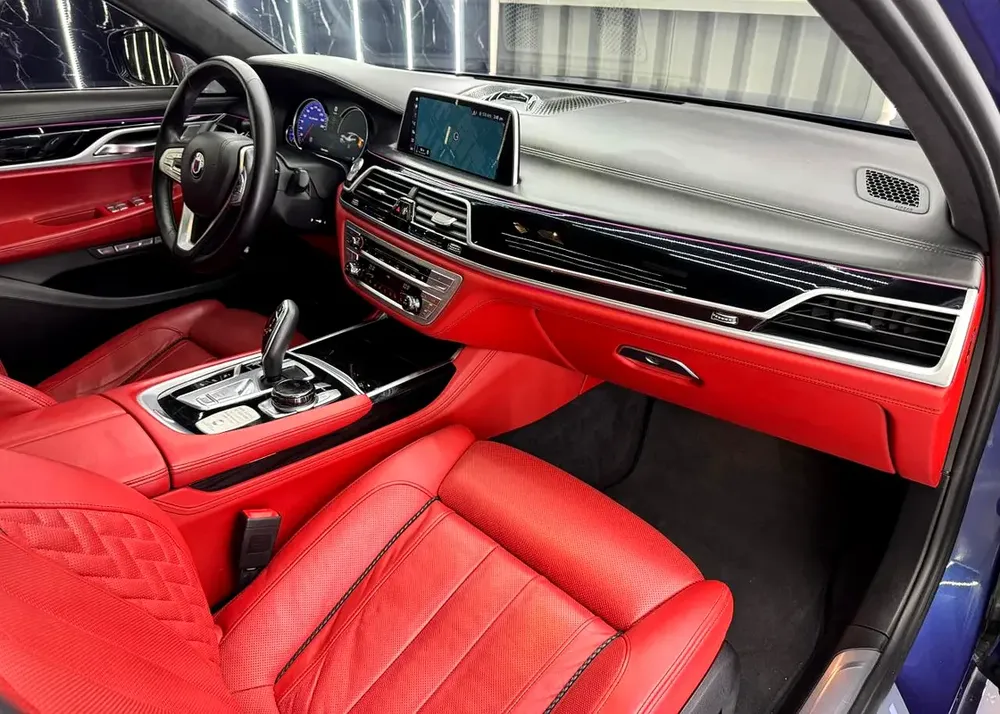 BMW Alpina 750Li xDrive  B7-Biturbo | GCC Specs | Original paint | Well Maintained - Image 9