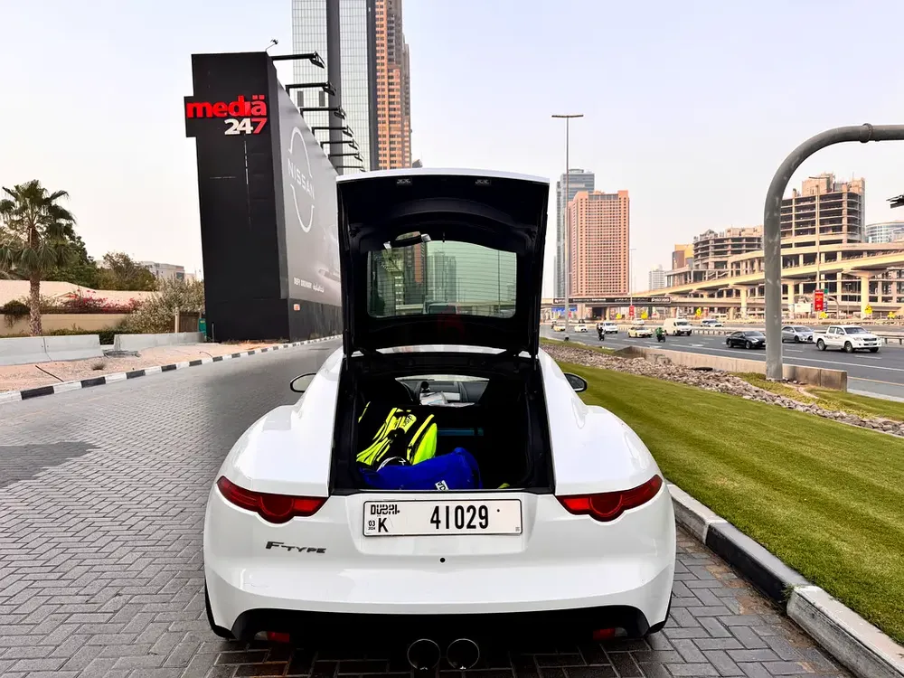 Jaguar F-Type 2015 GCC | Full service history | Standard | - Image 5