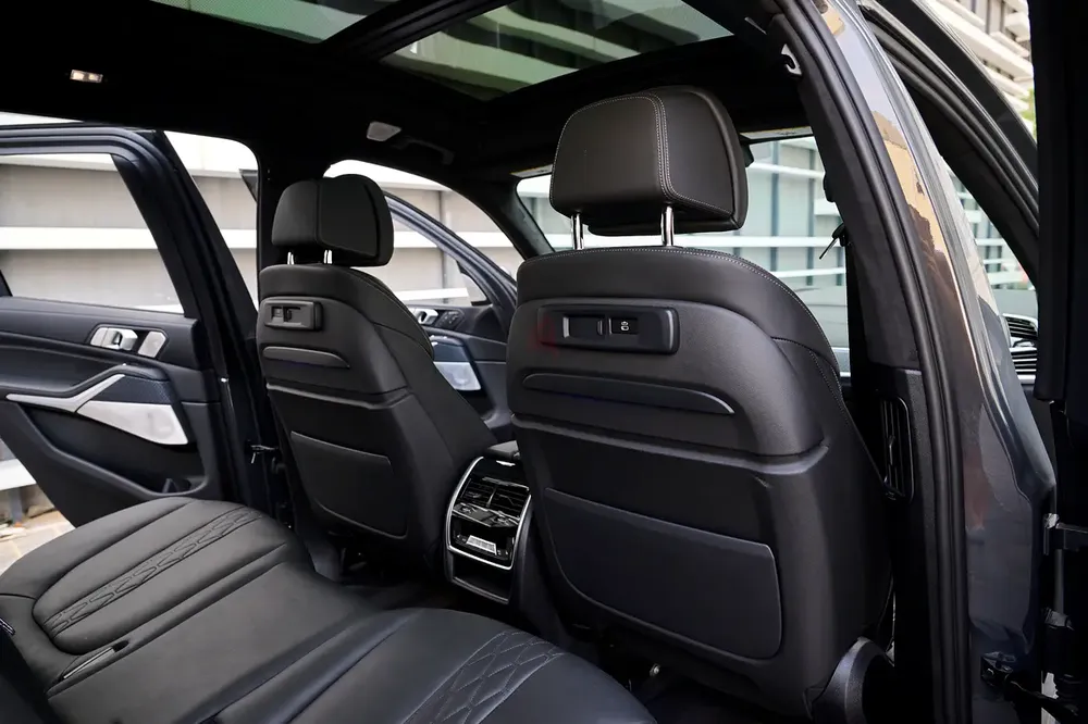 2023 BMW Alpina XB 7 - Image 16
