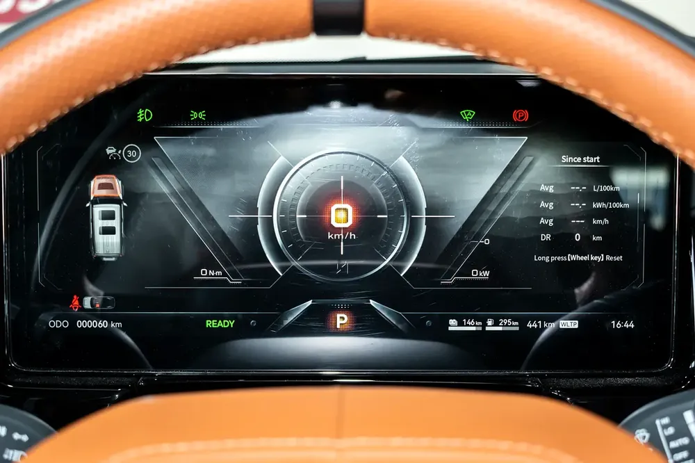MHERO 10 YRS UNLIMITED KM WARRANTY | 20,000 KM SERVICE CONTRACT | 805 HP | GCC | ELECTRIC SIDE STEP - Image 13