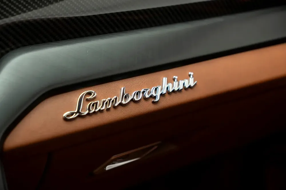 GCC SPECS WARRANTY + SERVICE CONTRACT 2023 LAMBORGHINI URUS S - 3D BANG AND OLUFSEN - Image 10
