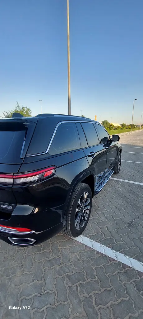 Jeep Grand Cherokee Overland 2023 | GCC Specs | Top of the line - Image 5