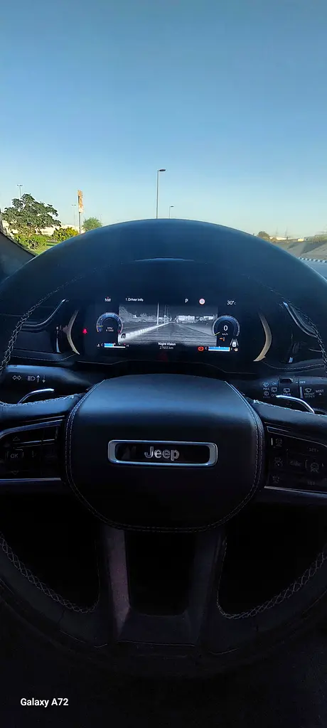 Jeep Grand Cherokee Overland 2023 | GCC Specs | Top of the line - Image 8