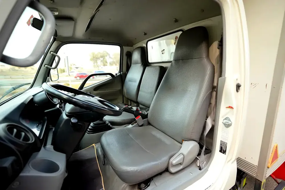 Hino 300 | Dry Box | Diesel | GCC Specs | Ref#H04202 - Image 8