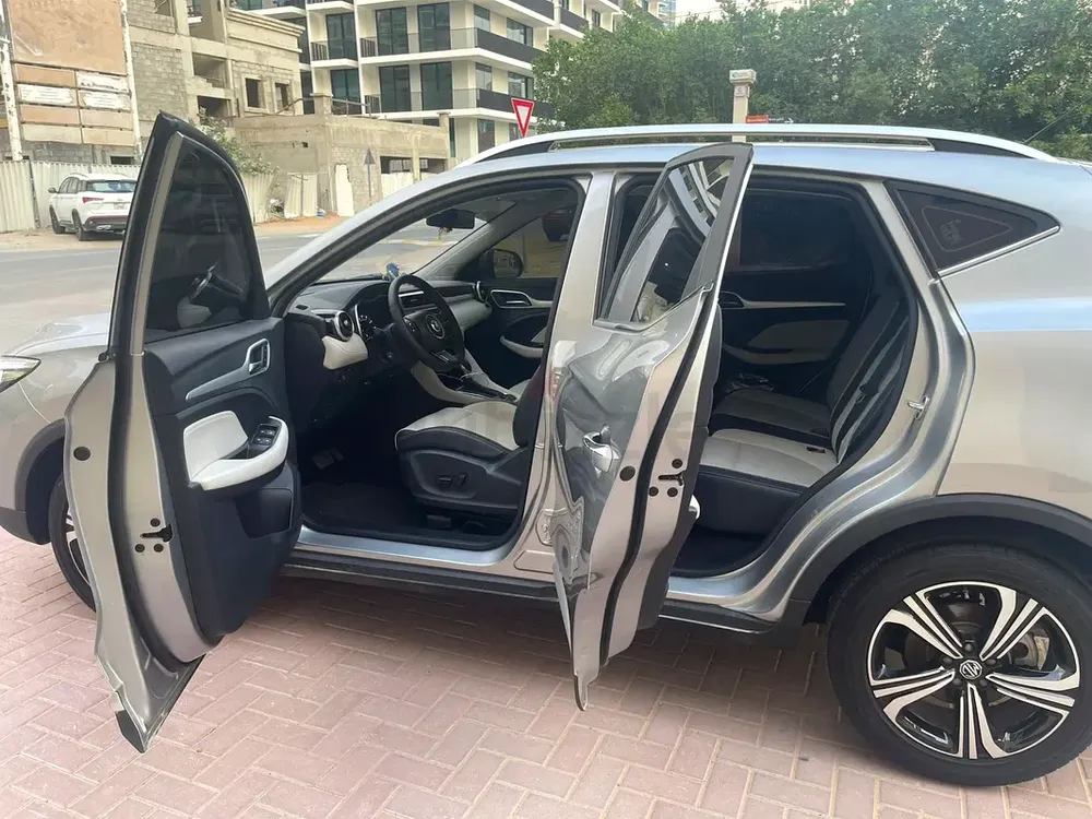MG ZS 2025 Luxury 1.5L - GCC Specs - Image 9