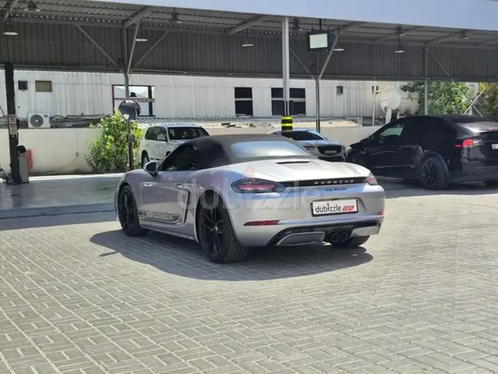 AED 5065/month | 2024 Porsche 718 GLS 4WD | GCC Specs | Ref#481005 - Image 4