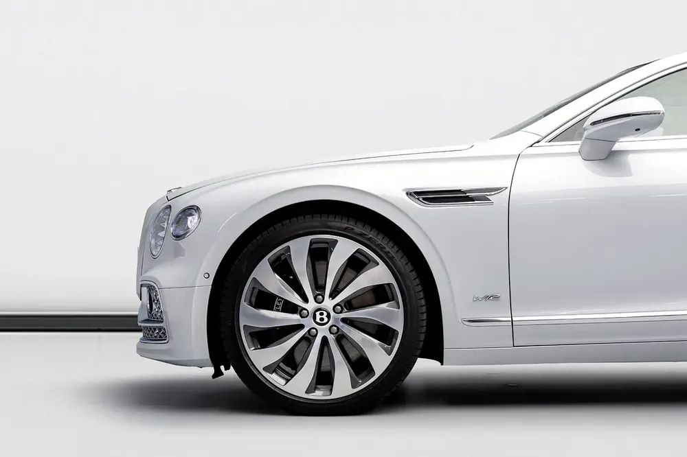 BUY NOW, PAY 2027 | THE BLACKLINE STANDARD | 2020 Bentley Flying Spur, Bentley Warranty - Image 6