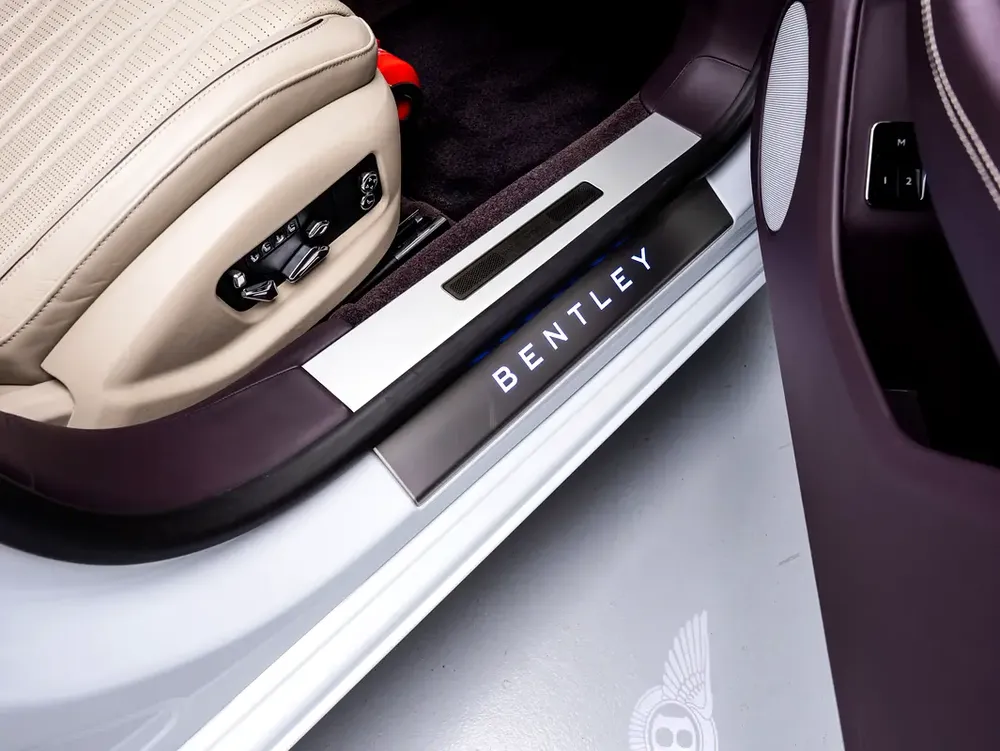 BUY NOW, PAY 2027 | THE BLACKLINE STANDARD | 2020 Bentley Flying Spur, Bentley Warranty - Image 9