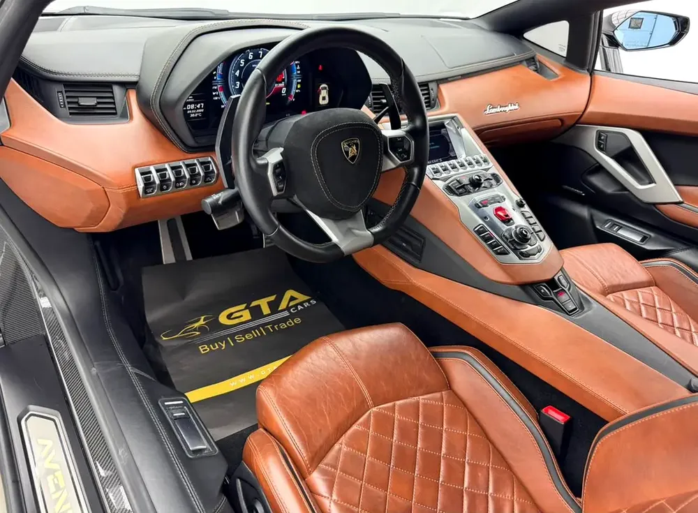 2017 Lamborghini Aventador S Roadster, Lamborghini Service History, Excellent Condition, GCC - Image 8