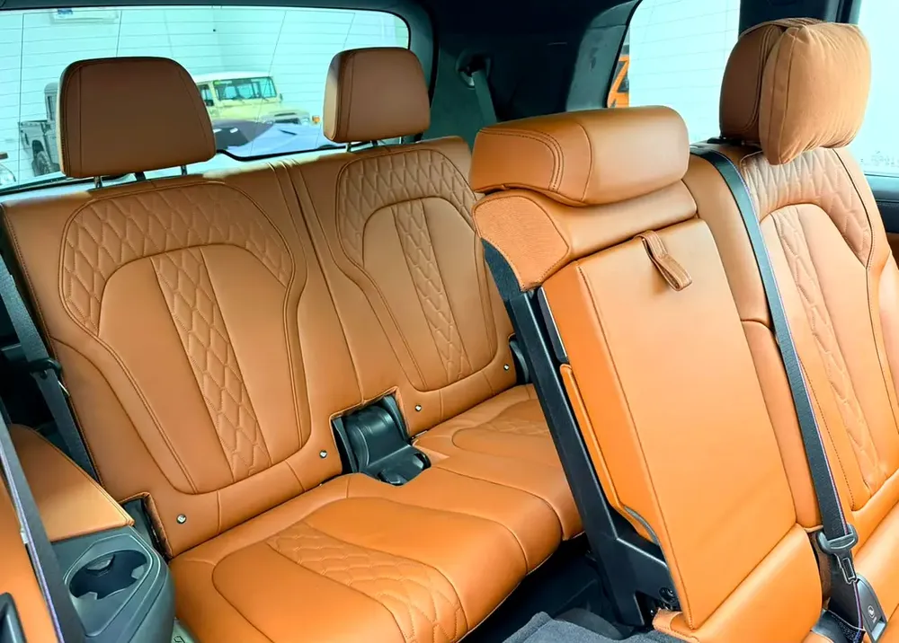 2025 BMW X7 M60i, BMW Warranty+Service Contract+Full BMW Service History, GCC - Image 17