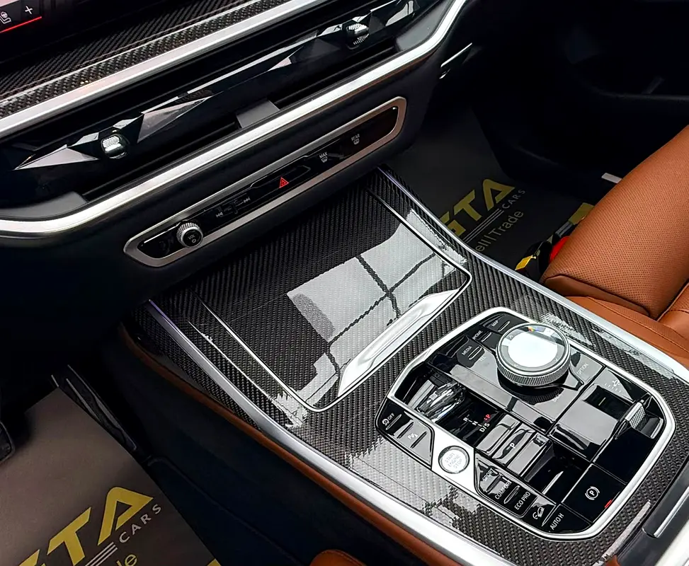 2025 BMW X7 M60i, BMW Warranty+Service Contract+Full BMW Service History, GCC - Image 18