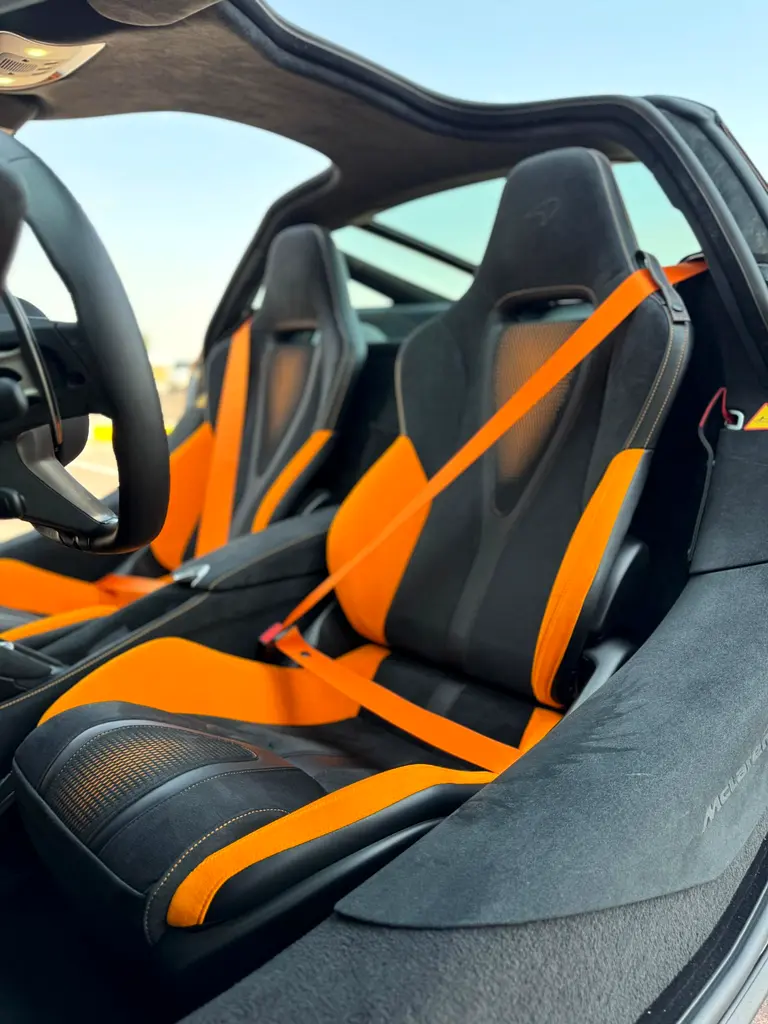 McLaren 750S Coupe , 3900km , GCC Spec , Full PPF - Image 4